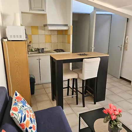 Agreable T2 Au Centre Appartement