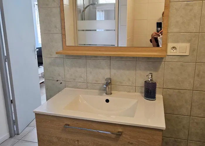 Agreable T2 Au Centre * מנוסק